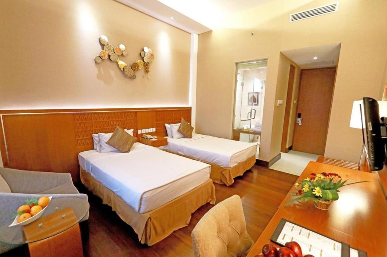 Patra Semarang Hotel & Convention מראה חיצוני תמונה