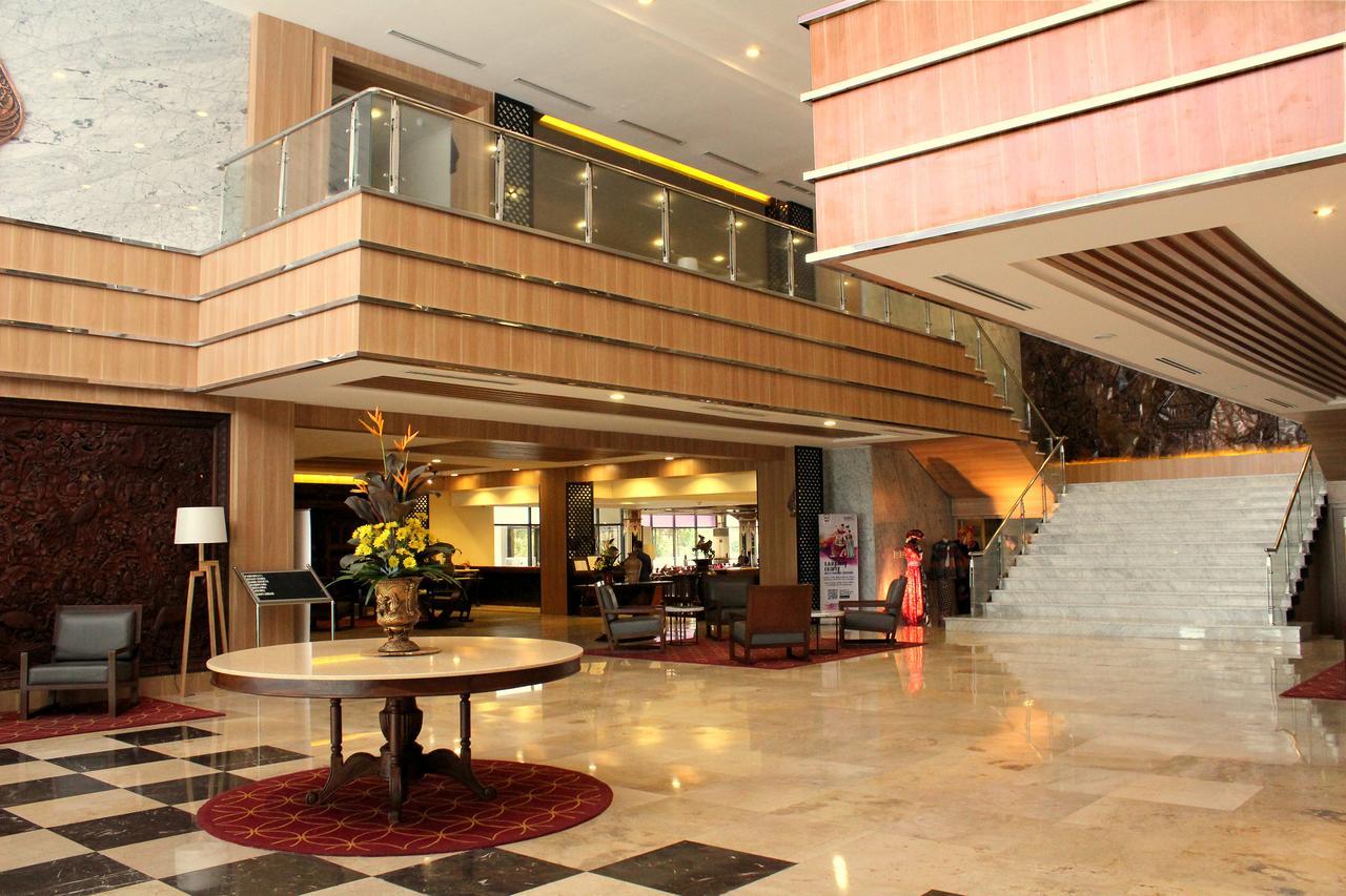 Patra Semarang Hotel & Convention מראה חיצוני תמונה